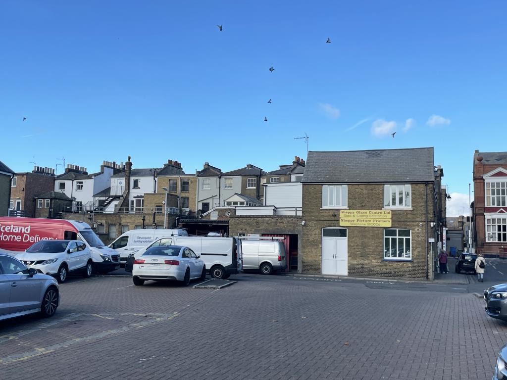 Lot: 54 - TOWN CENTRE COMMERCIAL INVESTMENT WITH FUTURE POTENTIAL -